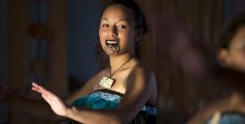 CroppedImage270137-55596d3ebf1d6_131_mourea-girl